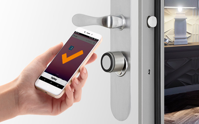 Serrure connectée smartphone porte d'entrée